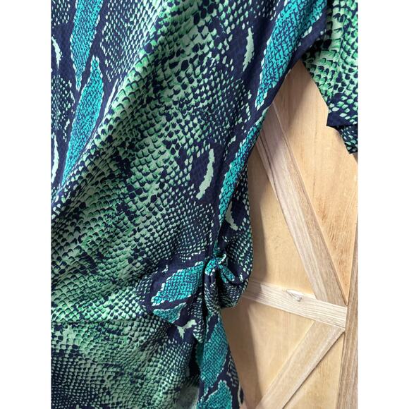 DIANE VON FURSTENBERG 100% silk stretch green black snakeskin print dress - Picture 5 of 9